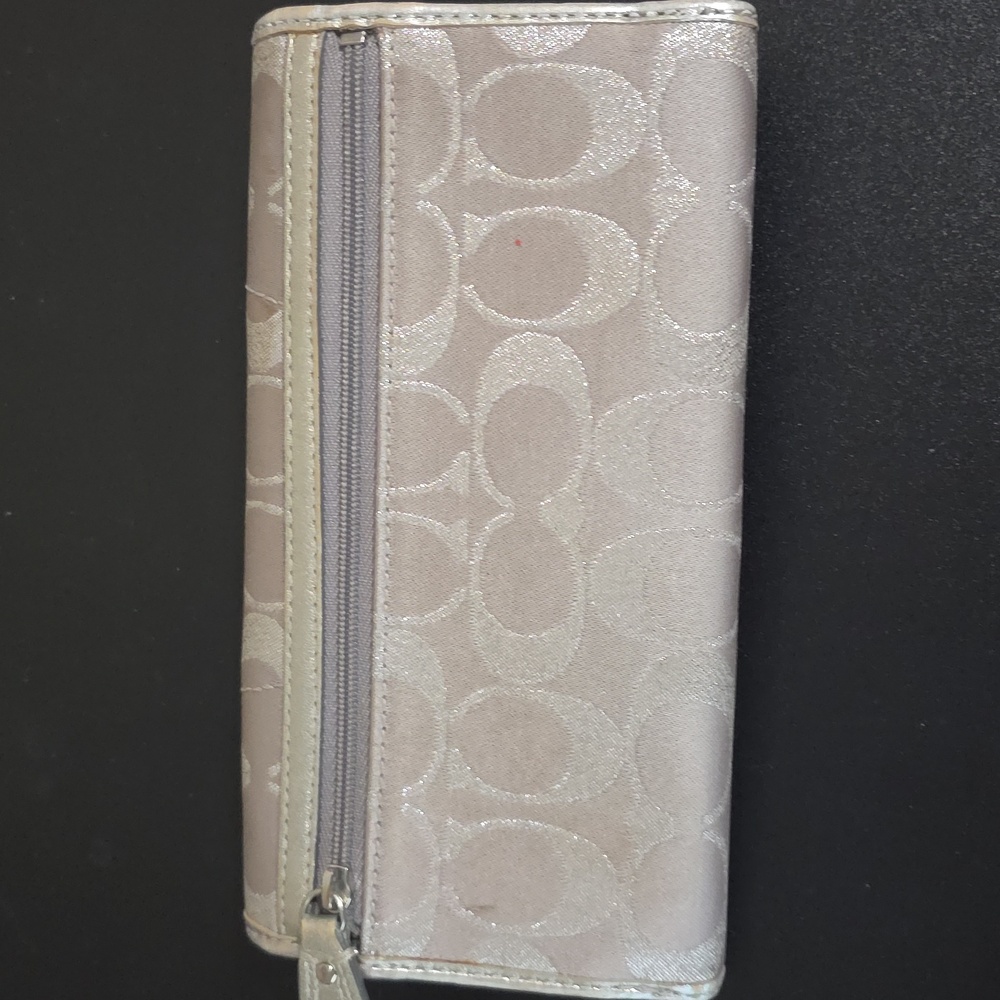 Coach Metallic Silver Signature Buckle Wallet - Picture 2 of 4